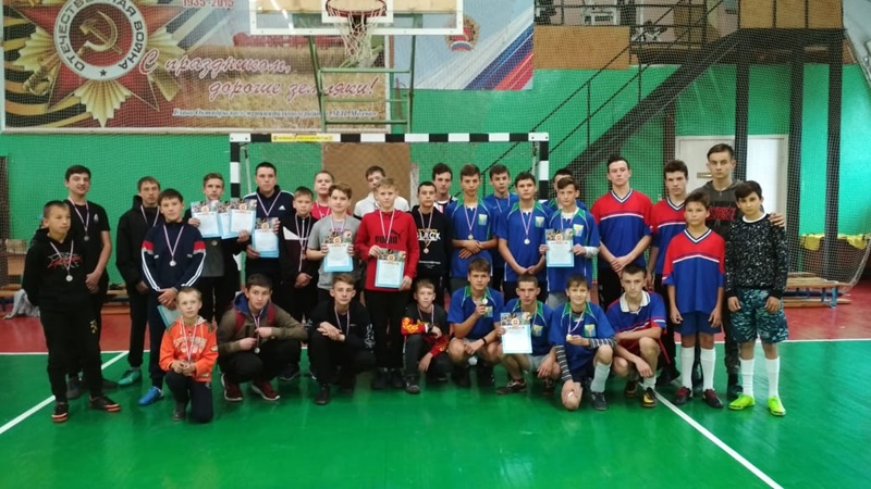 Соревнования по мини-футболу дали старт спартакиаде школьников