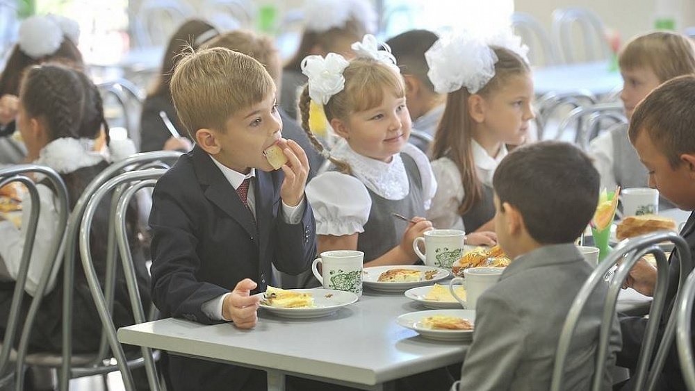 Бесплатное горячее питание появится в школах Челябинской области уже в этом году