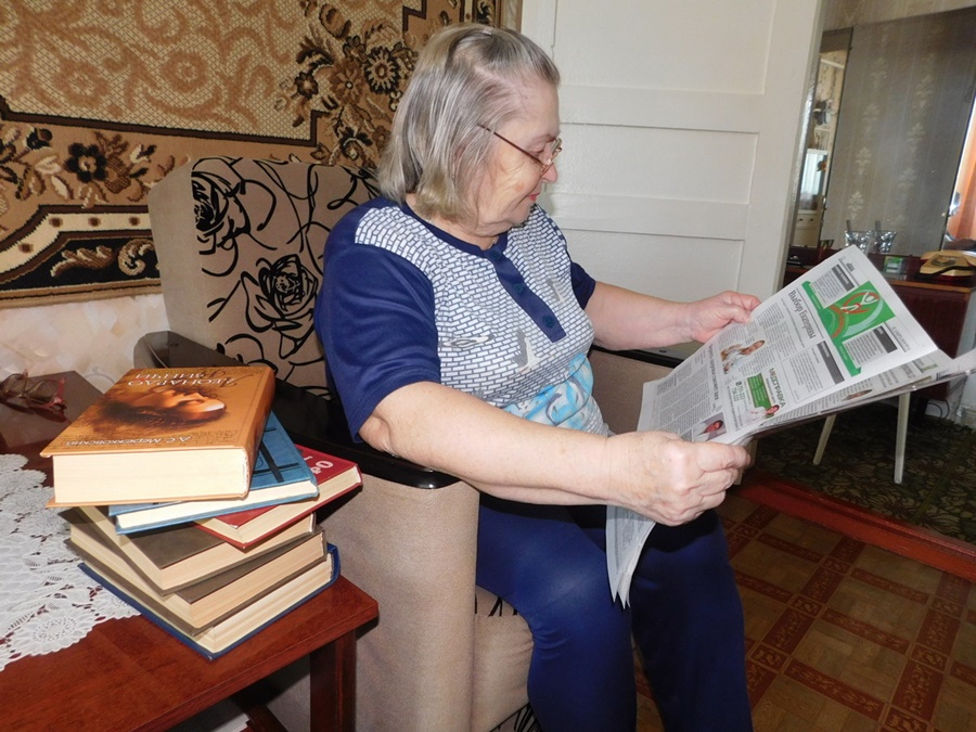 Волонтеры доставят пожилым южноуральцам на дом прессу