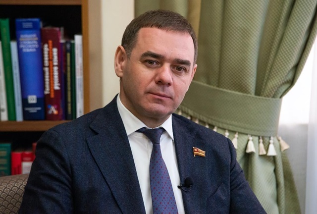 Председатель Законодательного Собрания Челябинской области Александр Лазарев прокомментировал инициативы, которые озвучил глава государства