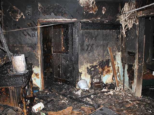 Мужчина и трое его дочерей и племянница не смогли выбраться из горящего дома 