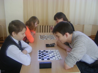 В ОСОШ №1 прошли соревнования по шашкам 