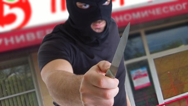 Разбойное нападение в магазине «Маяк»