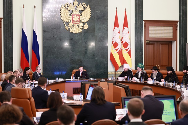 Алексей Текслер провел итоговое заседание Совета по реализации государственной национальной политики