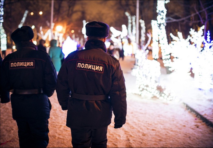 Сотрудники полиции Октябрьского района обеспечат охрану общественного порядка в период  проведения мероприятий посвященных празднованию Нового года и Рождества Христова