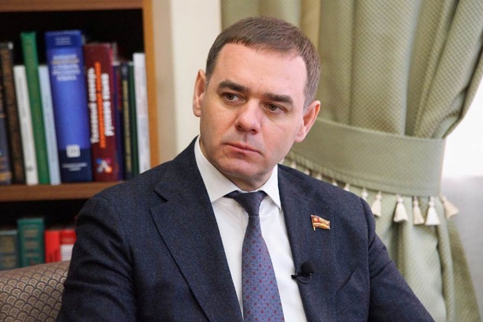 Александр Лазарев поручил депутатам усилить контроль в своих избирательных округах за готовностью образовательных учреждений к учебному году